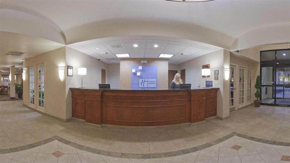 Holiday Inn Express Milwaukee N- Brown Deer/Mequon Exterior photo