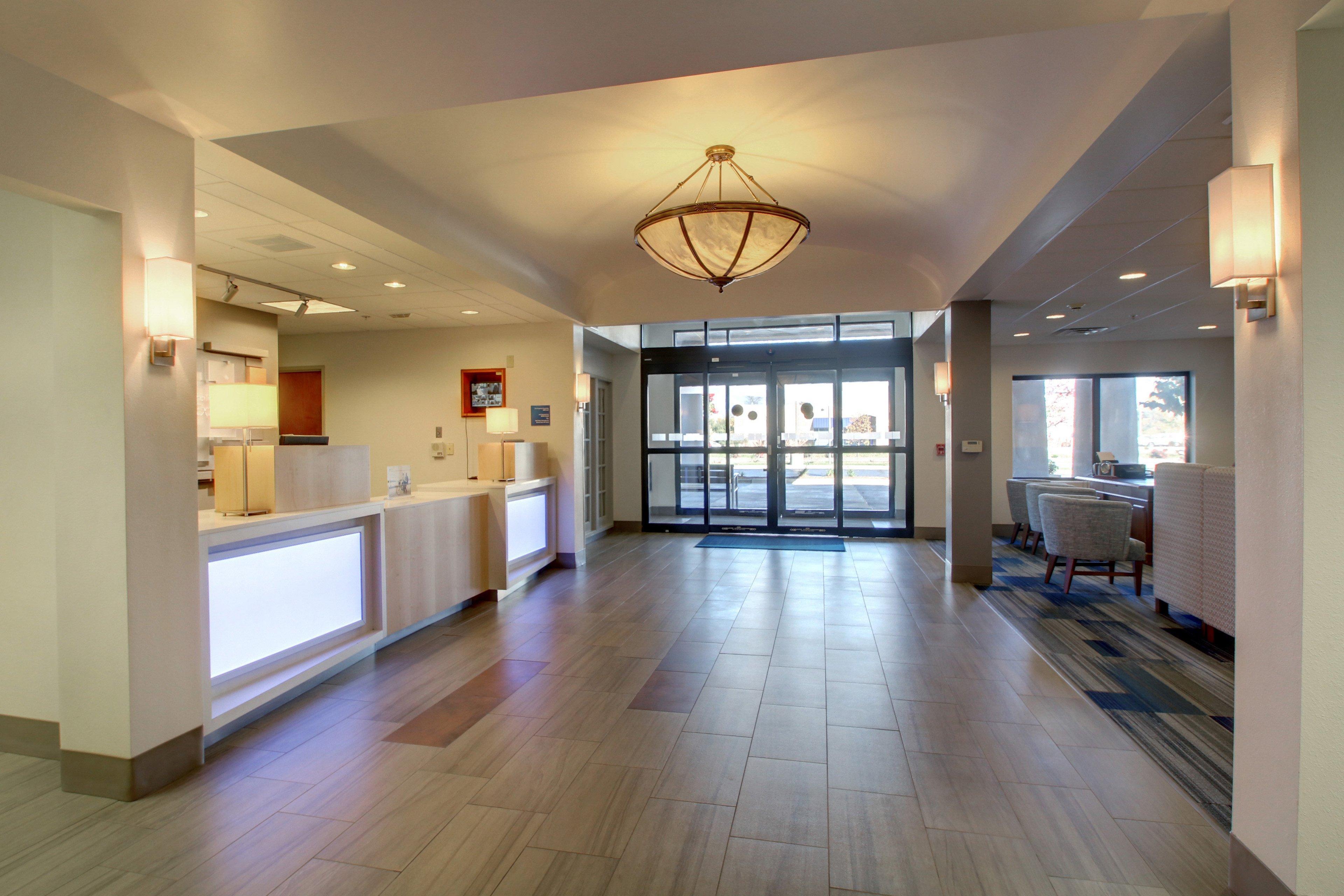 Holiday Inn Express Milwaukee N- Brown Deer/Mequon Exterior photo
